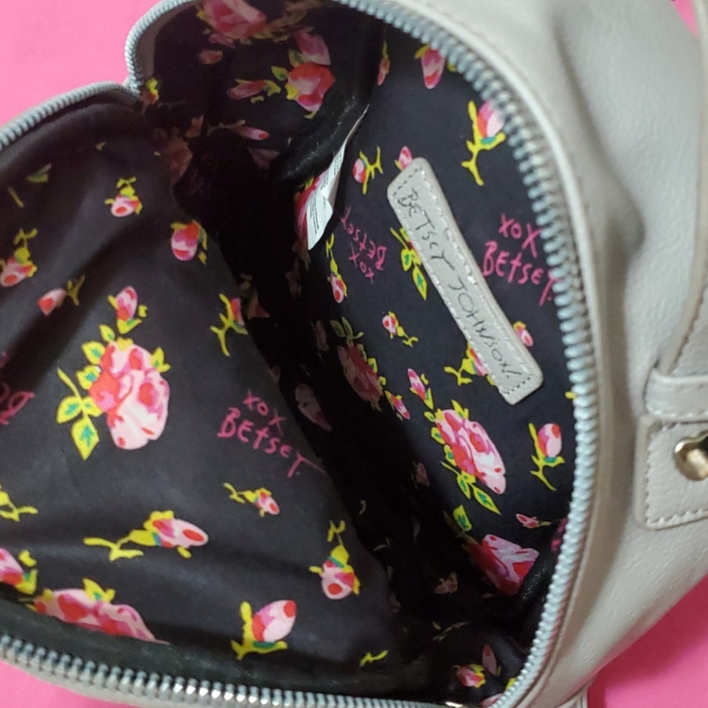 BETSEY JOHNSON MINI BACKPACK - Picture 6 of 8